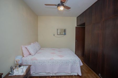 Casa à venda com 210m², 5 quartos e 7 vagasQuarto 2