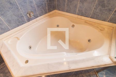 Casa para alugar com 454m², 3 quartos e 3 vagasBanheiro