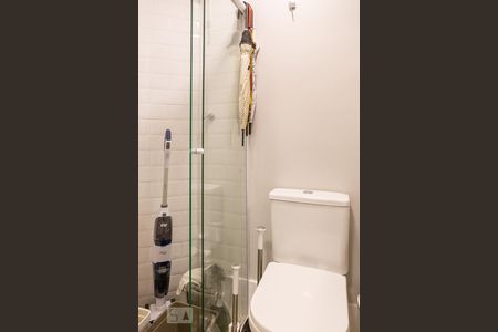 Apartamento à venda com 170m², 4 quartos e 3 vagas Apartamento à venda com 170m², 4 quartos e 3 vagasBanheiro de Serviço