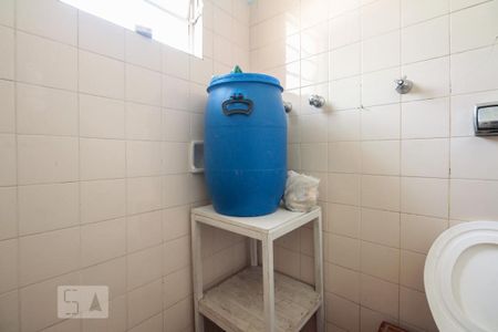 Casa à venda com 231m², 3 quartos e 1 vaga Casa à venda com 231m², 3 quartos e 1 vagaBanheiro de serviço