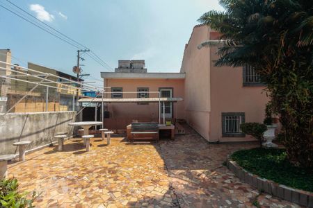 Casa à venda com 231m², 3 quartos e 1 vaga Casa à venda com 231m², 3 quartos e 1 vagaQuintal