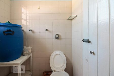 Casa à venda com 231m², 3 quartos e 1 vaga Casa à venda com 231m², 3 quartos e 1 vagaBanheiro de serviço