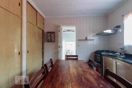 Casa à venda com 231m², 3 quartos e 1 vaga Casa à venda com 231m², 3 quartos e 1 vagaCozinha