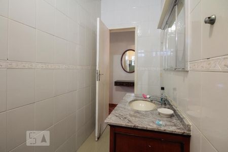 Casa à venda com 231m², 3 quartos e 1 vaga Casa à venda com 231m², 3 quartos e 1 vagaBanheiro Social