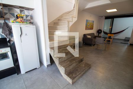 Escada de casa à venda com 3 quartos, 170m² em Vila São Francisco (zona Sul), São Paulo