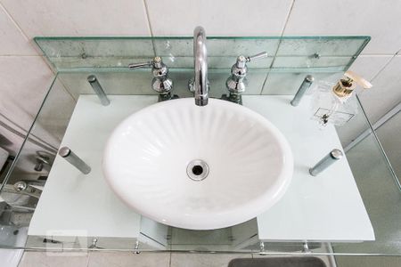 Casa à venda com 160m², 3 quartos e 2 vagasBanheiro da Suíte