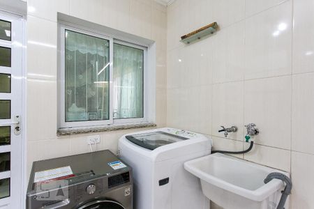 Casa à venda com 160m², 3 quartos e 2 vagasÁrea de Serviço