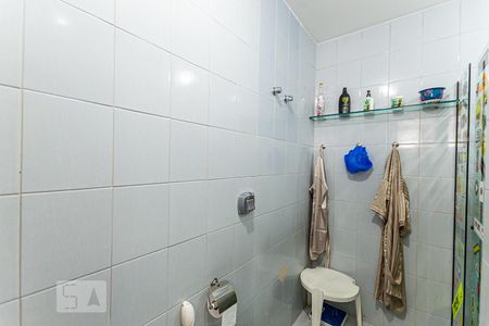 Casa à venda com 570m², 4 quartos e 3 vagas Casa à venda com 570m², 4 quartos e 3 vagasBanheiro da Suite 2