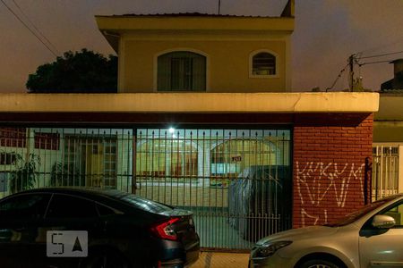 Casa à venda com 200m², 3 quartos e 3 vagasFachada