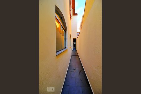 Casa à venda com 210m², 3 quartos e 2 vagasCorredor