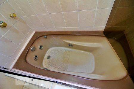 Casa à venda com 210m², 3 quartos e 2 vagasBanheiro da Suíte