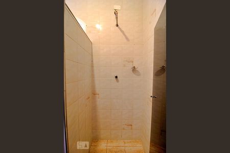 Casa à venda com 210m², 3 quartos e 2 vagasBanheiro