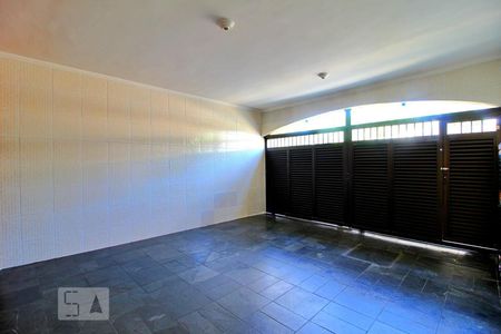 Casa à venda com 210m², 3 quartos e 2 vagasGaragem