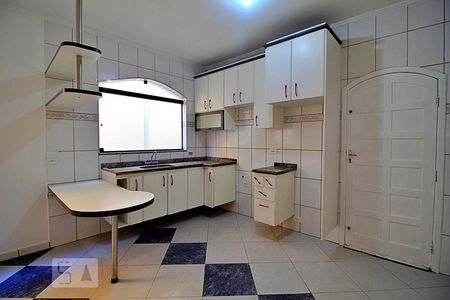 Casa à venda com 210m², 3 quartos e 2 vagasCozinha