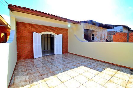 Casa à venda com 210m², 3 quartos e 2 vagasSacada