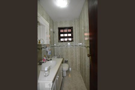 Casa à venda com 136m², 3 quartos e 2 vagasBanheiro Social