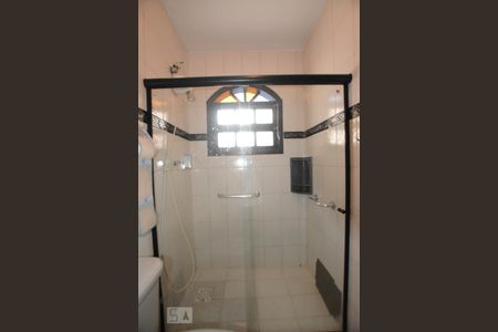 Casa à venda com 136m², 3 quartos e 2 vagasBanheiro da Suíte 1