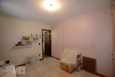 Casa à venda com 136m², 3 quartos e 2 vagasQuarto 1 suite