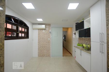 Casa à venda com 136m², 3 quartos e 2 vagasCozinha