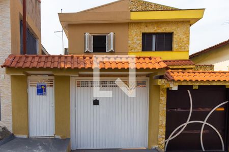 Casa à venda com 160m², 2 quartos e 3 vagas Casa à venda com 160m², 2 quartos e 3 vagasFachada