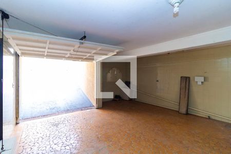 Casa à venda com 160m², 2 quartos e 3 vagas Casa à venda com 160m², 2 quartos e 3 vagasGaragem