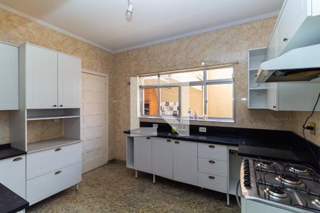 Casa à venda com 160m², 2 quartos e 3 vagas Casa à venda com 160m², 2 quartos e 3 vagasCozinha