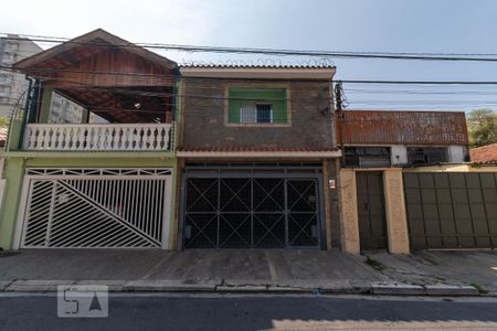 Casa à venda com 400m², 5 quartos e 3 vagas Casa à venda com 400m², 5 quartos e 3 vagasFachada