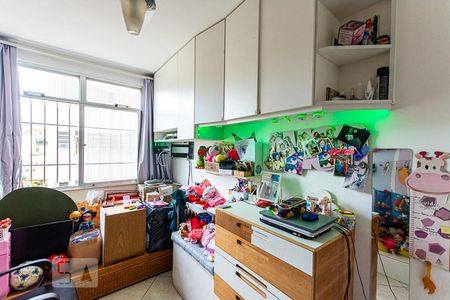 Quarto 2 de apartamento para alugar com 2 quartos, 47m² em Icaraí, Niterói