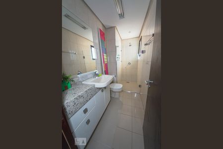 Apartamento à venda com 172m², 3 quartos e 3 vagasBanheiro da Suíte 1