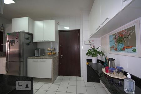 Apartamento à venda com 172m², 3 quartos e 3 vagasCozinha