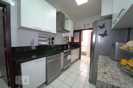 Apartamento à venda com 172m², 3 quartos e 3 vagasCozinha