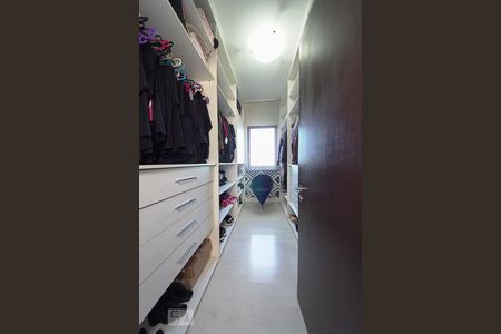 Apartamento à venda com 172m², 3 quartos e 3 vagasCloset do quarto 2