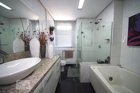 Apartamento à venda com 172m², 3 quartos e 3 vagasBanheiro 2