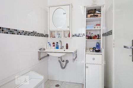 Casa à venda com 311m², 5 quartos e 6 vagasBanheiro da Suíte 1