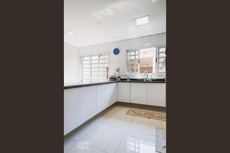 Casa à venda com 311m², 5 quartos e 6 vagasCozinha