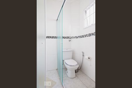 Casa à venda com 311m², 5 quartos e 6 vagasBanheiro da Suíte 2