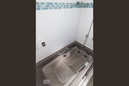 Casa à venda com 311m², 5 quartos e 6 vagasBanheiro da Suíte 3 e 4