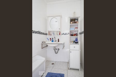 Casa à venda com 311m², 5 quartos e 6 vagasBanheiro da Suíte 1