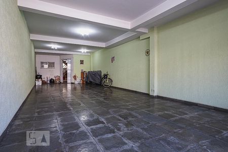 Casa à venda com 311m², 5 quartos e 6 vagasGaragem