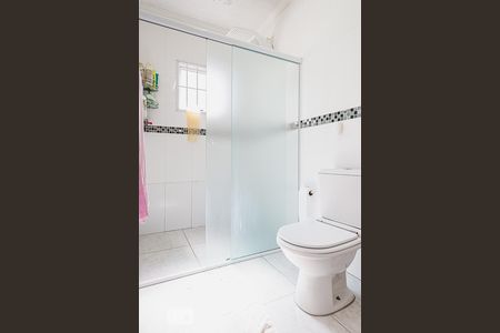 Casa à venda com 311m², 5 quartos e 6 vagasBanheiro da Suíte 1