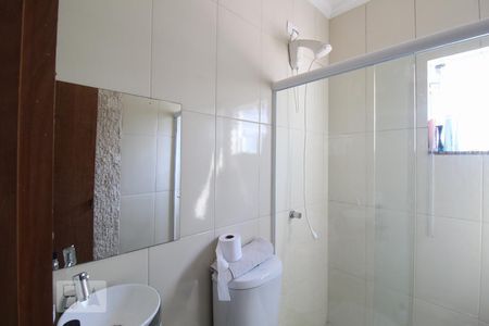 Casa à venda com 231m², 6 quartos e 2 vagasBanheiro suíte 2