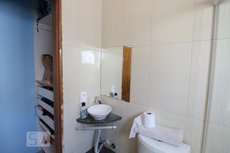 Casa à venda com 231m², 6 quartos e 2 vagasBanheiro suíte 2