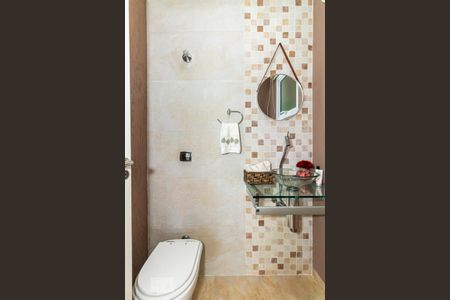 Casa à venda com 276m², 3 quartos e 3 vagas Casa à venda com 276m², 3 quartos e 3 vagasLavabo