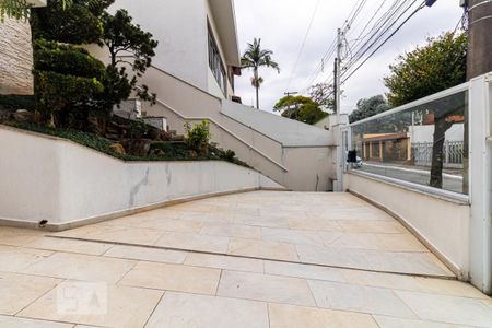 Casa à venda com 276m², 3 quartos e 3 vagas Casa à venda com 276m², 3 quartos e 3 vagasGaragem