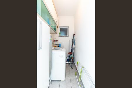 Casa à venda com 276m², 3 quartos e 3 vagas Casa à venda com 276m², 3 quartos e 3 vagasÁrea de Serviço