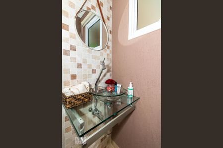 Casa à venda com 276m², 3 quartos e 3 vagas Casa à venda com 276m², 3 quartos e 3 vagasLavabo