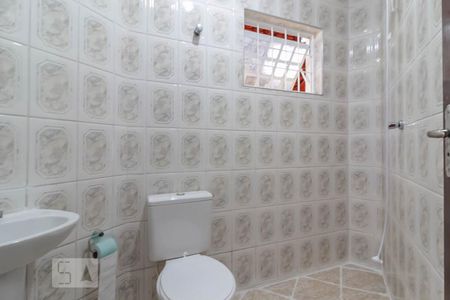 Casa à venda com 100m², 3 quartos e 4 vagas Casa à venda com 100m², 3 quartos e 4 vagasBanheiro 2
