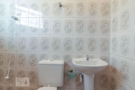 Casa à venda com 100m², 3 quartos e 4 vagas Casa à venda com 100m², 3 quartos e 4 vagasBanheiro do Quarto 1