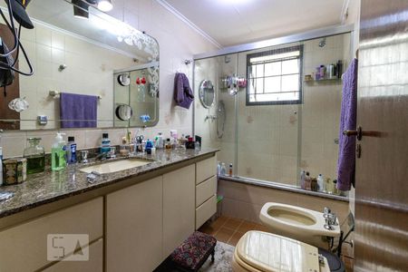 Apartamento à venda com 130m², 3 quartos e 2 vagas Apartamento à venda com 130m², 3 quartos e 2 vagasBanheiro da Suíte 2