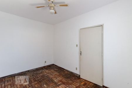 Casa à venda com 240m², 4 quartos e 4 vagas Casa à venda com 240m², 4 quartos e 4 vagasQuarto 4